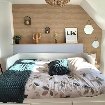 Studio Cosy 50M De La Cathedrale, Ideal Aeroport Apartment Beauvais
