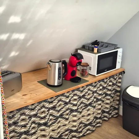 Studio Cosy 50M De La Cathedrale, Ideal Aeroport