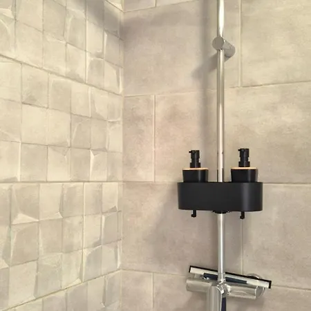 Apartment Studio Cosy 50M De La Cathedrale, Ideal Aeroport *